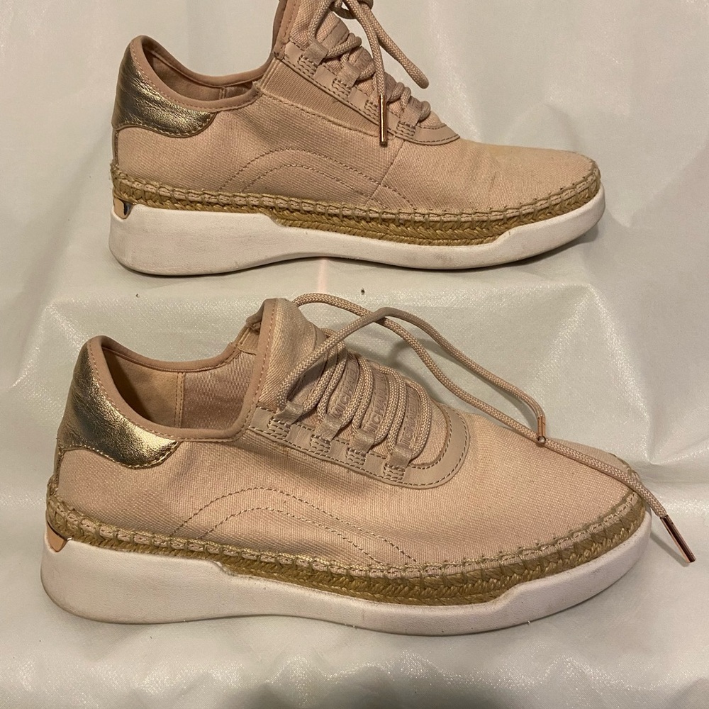 Stylish Women's Pink Sneakers